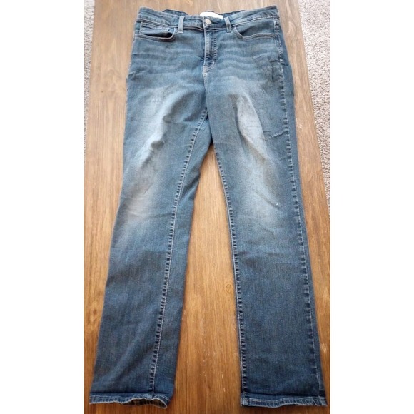 Levi's Signature Totally Shaping Straight Leg Woman's Jeans Size 12 32x29 Flaws - Picture 1 of 15